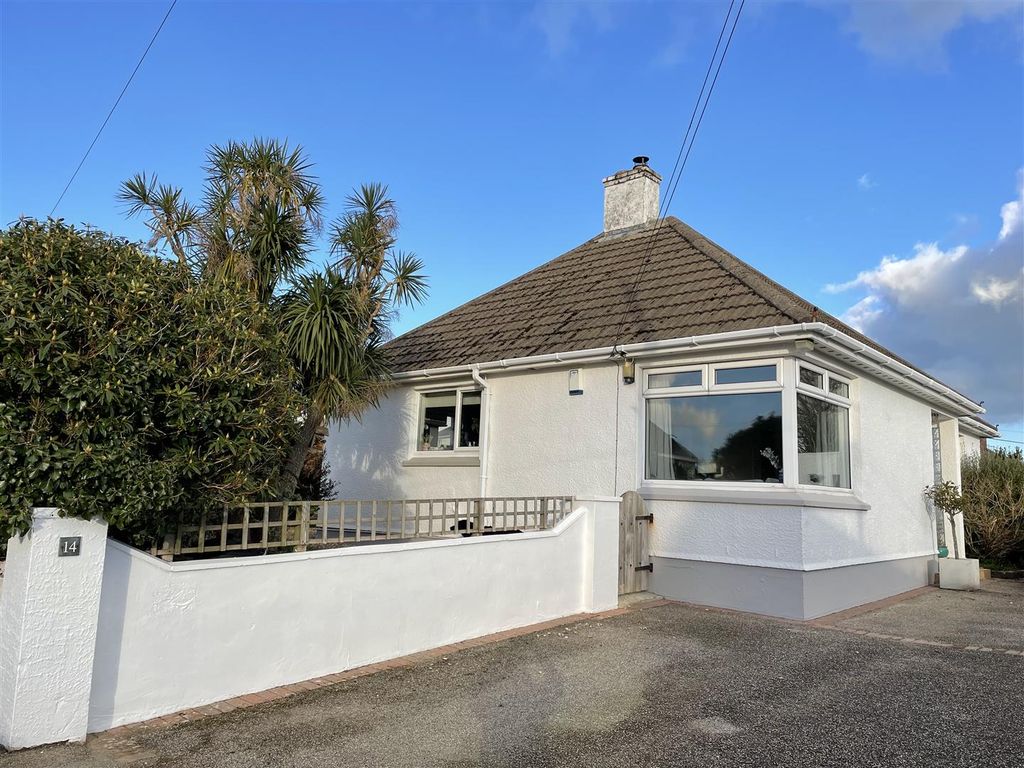 3 bed detached bungalow for sale in Turnpike, Helston TR13 Zoopla