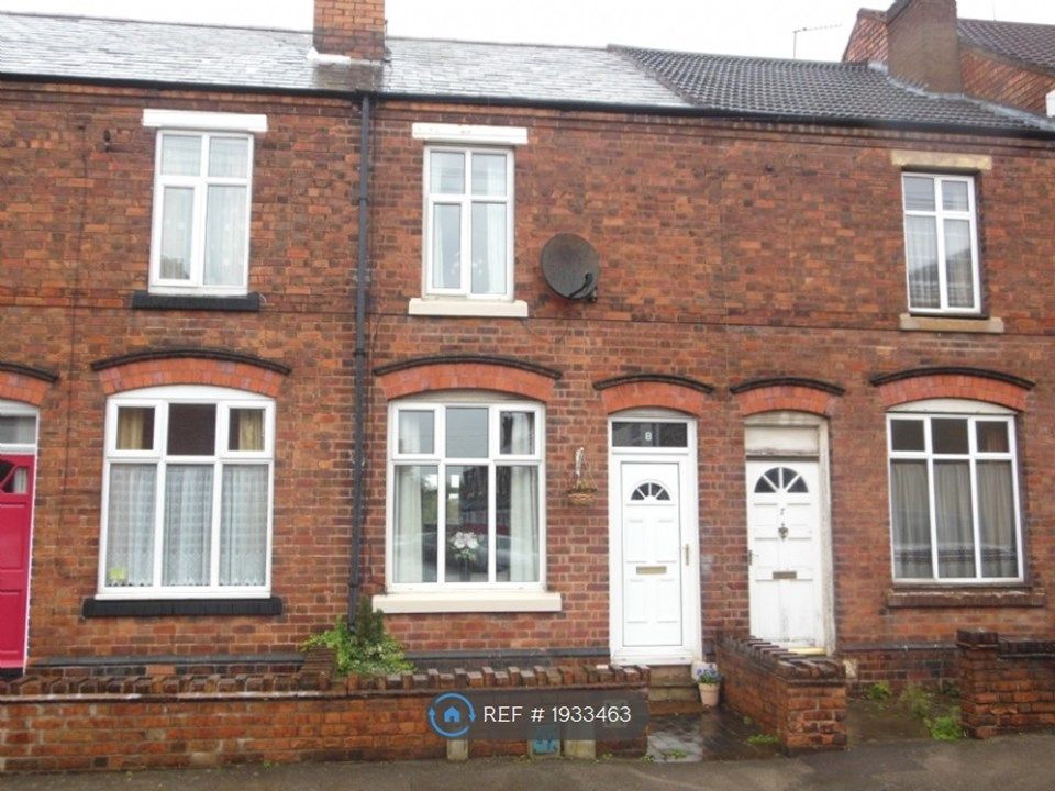 2 bed terraced house to rent in Croft Street, Willenhall WV13, £800 pcm