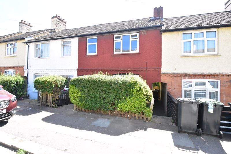 3 bed terraced house for sale in Whitecroft Road, Luton LU2 Zoopla