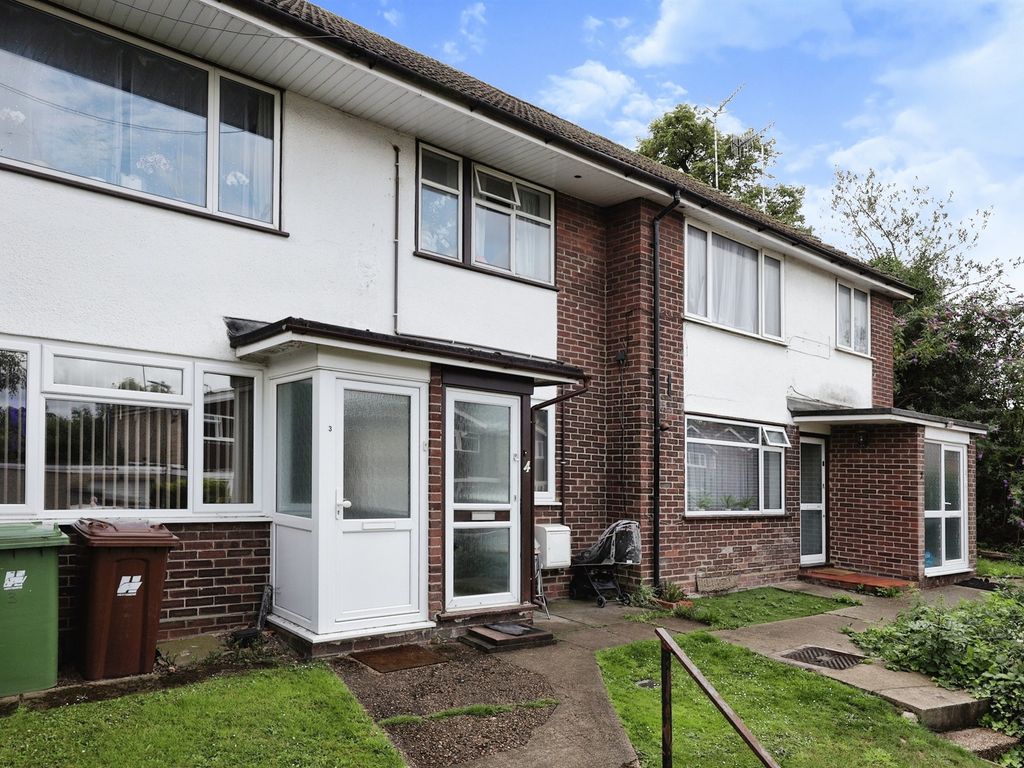 2 bed for sale in West View Court, Elstree, Borehamwood WD6