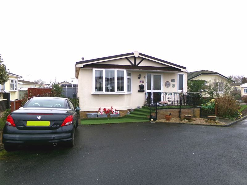 2 bed mobile/park home for sale in Breton Park, Muxton, Telford TF2, £