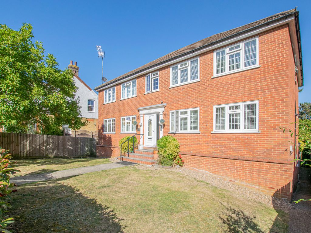 2 bed flat to rent in College Road, Hoddesdon EN11 Zoopla