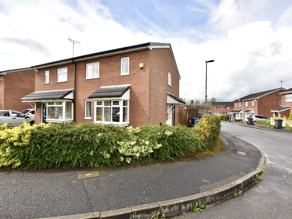 3 bed semidetached house for sale in Street, Shaw, Oldham