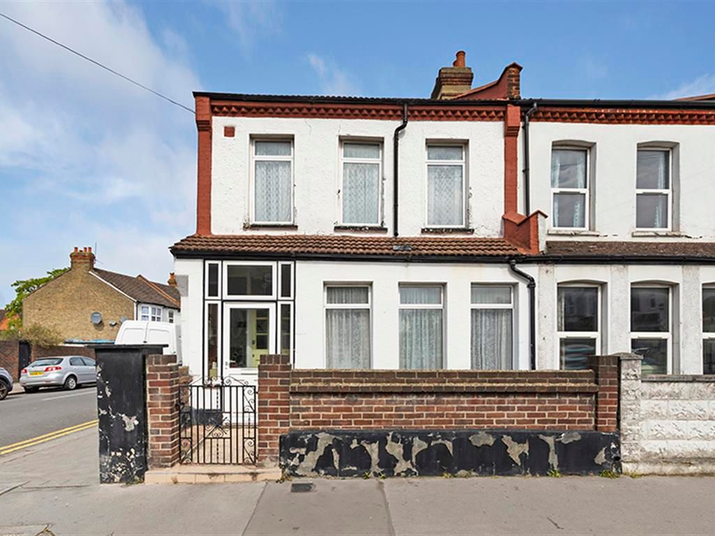 3 bed end terrace house for sale in Langdale Road, Thornton Heath CR7