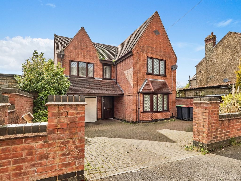 5 bed detached house for sale in Fishers Street, KirkbyInAshfield
