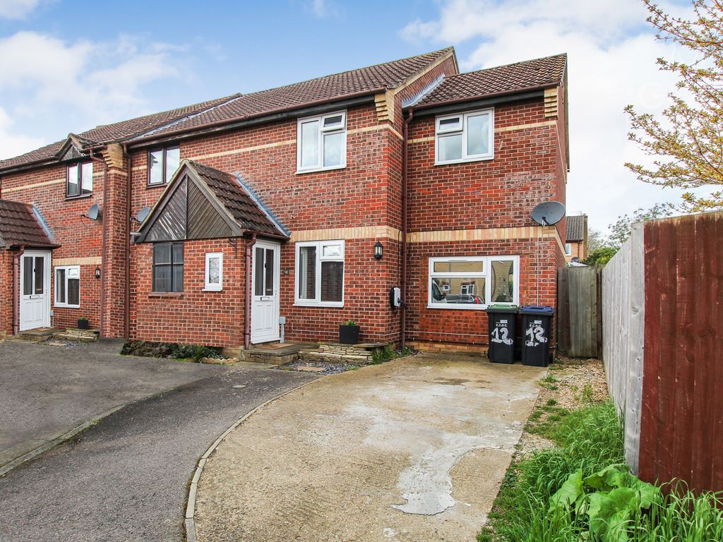 3 bed end terrace house for sale in Calfe Fen Close, Soham CB7, £