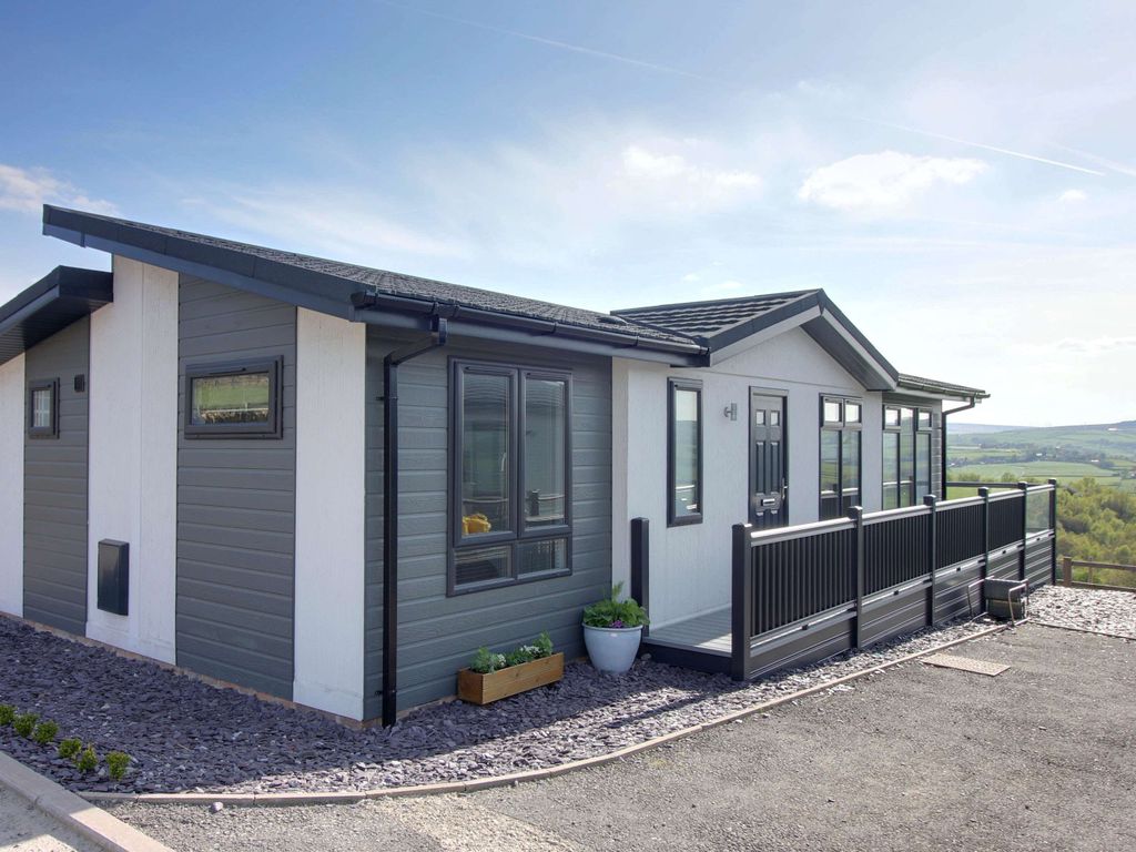 2 bed mobile/park home for sale in Park, Norland, Sowerby Bridge HX6, £