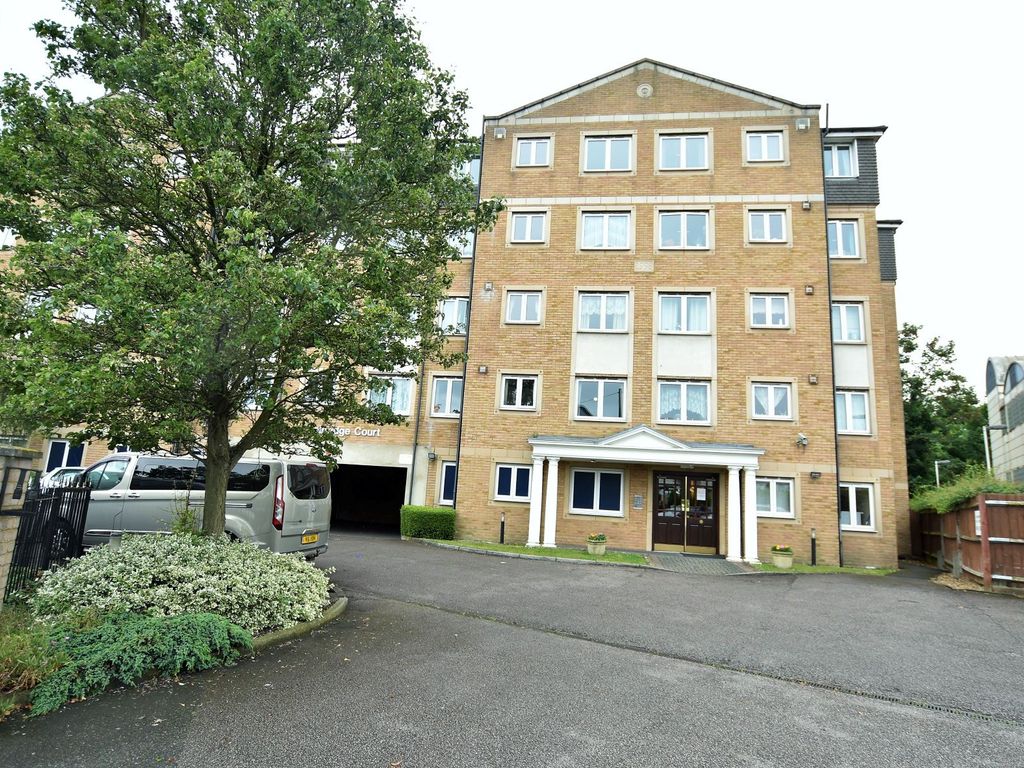 1 bed flat for sale in Felbridge Court, High Street, Feltham, Middlesex