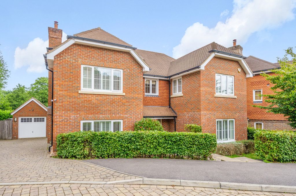 5 bed detached house for sale in Streatfield Place, East Grinstead RH19