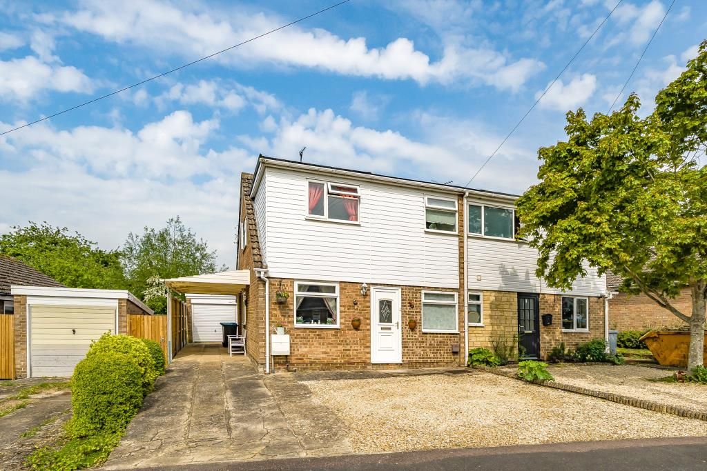 3 bed semidetached house for sale in Windmill Close, North Leigh OX29