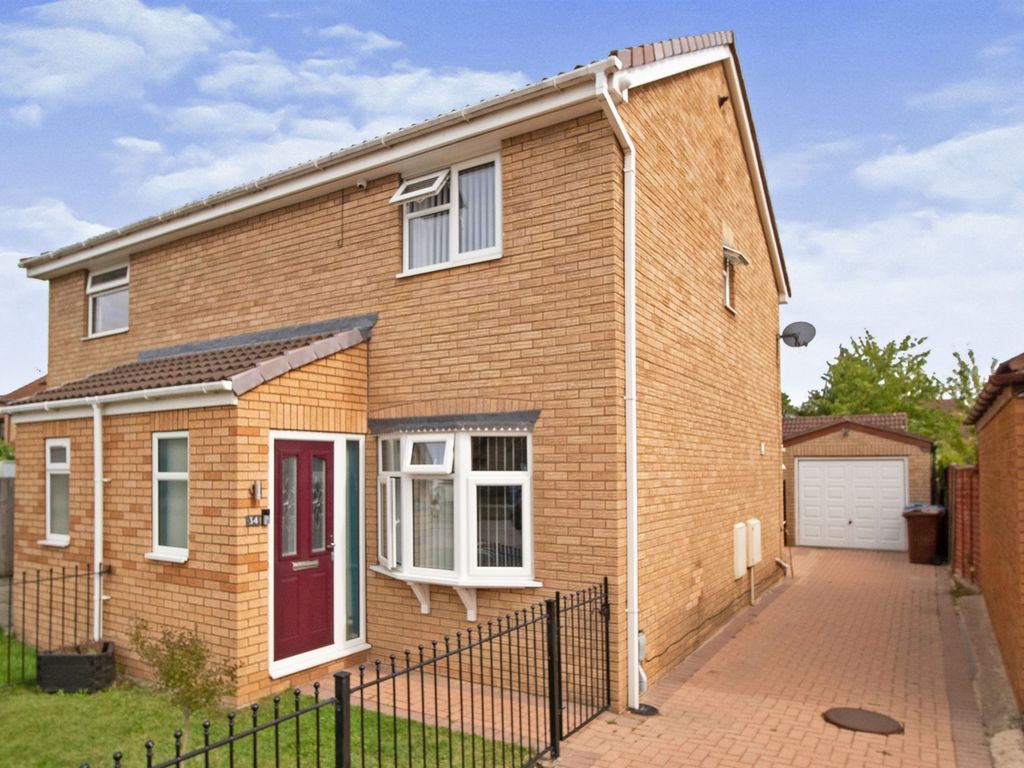 3 bed semidetached house for sale in Howdale Road, SuttonOnHull