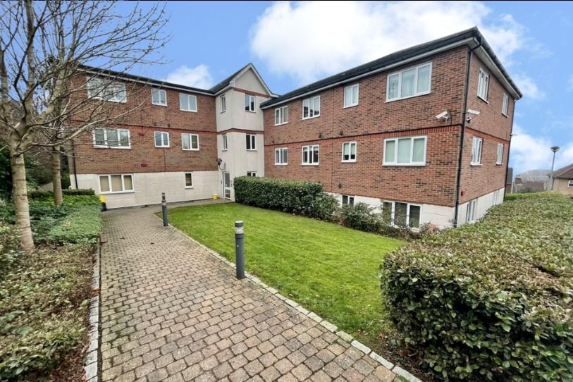 Treetop Close, Luton LU2  