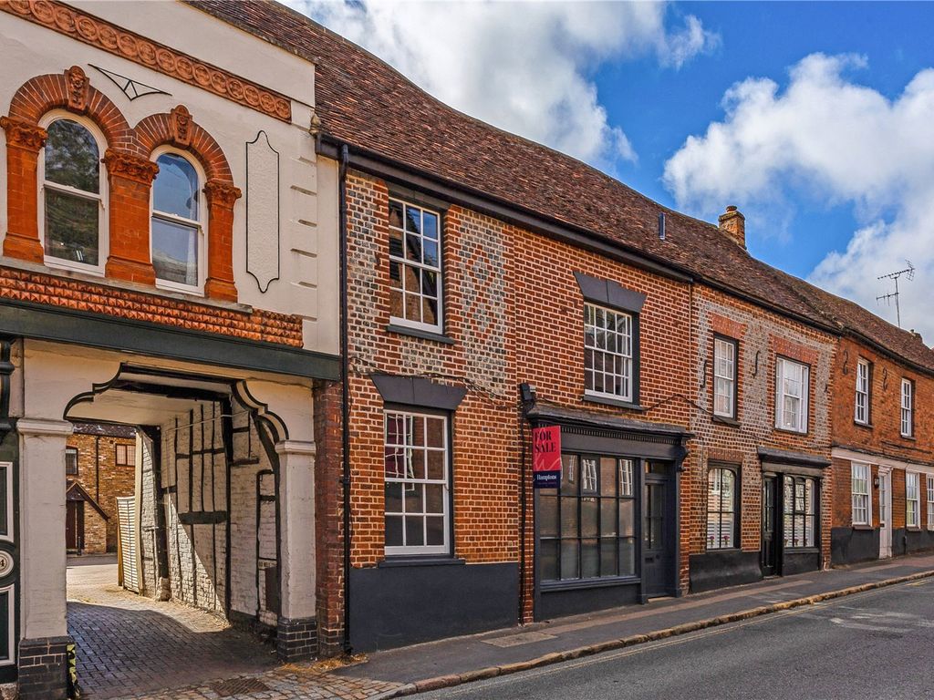 4 bed semidetached house for sale in Church Street, Chesham