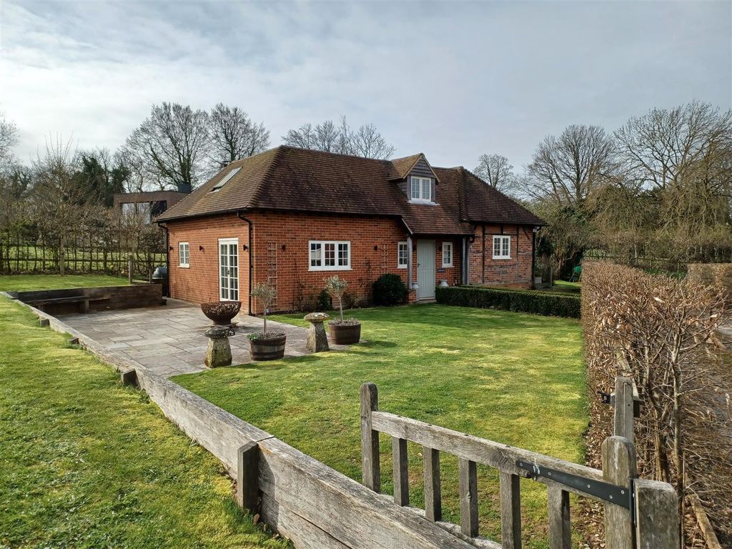 4 bed detached house to rent in Ower Farm Lane, Upham, Southampton SO32