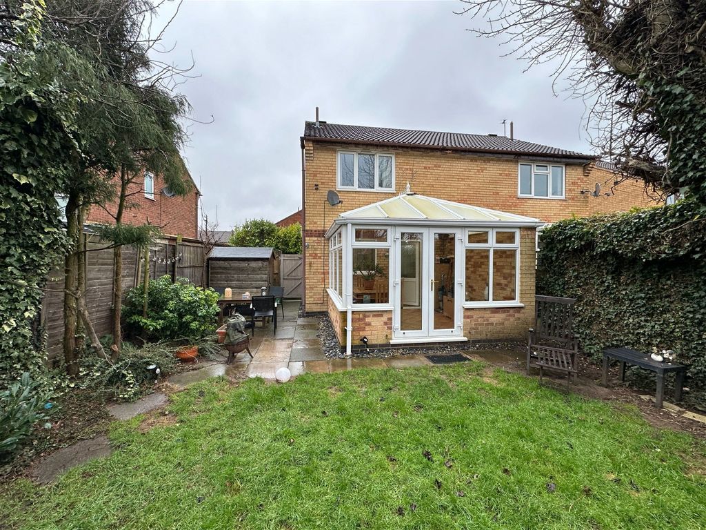 3 bed semidetached house for sale in Oakwood Close, Leicester Forest