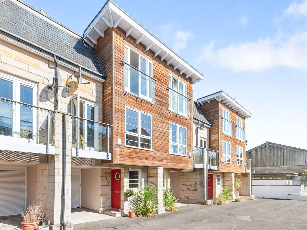 3 bed town house to rent in Avenue Mews, Bridge Of Allan FK9, £1,500