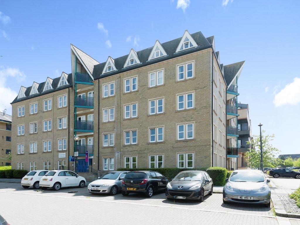 4 bed flat for sale in North Row, Milton Keynes, Buckinghamshire MK9