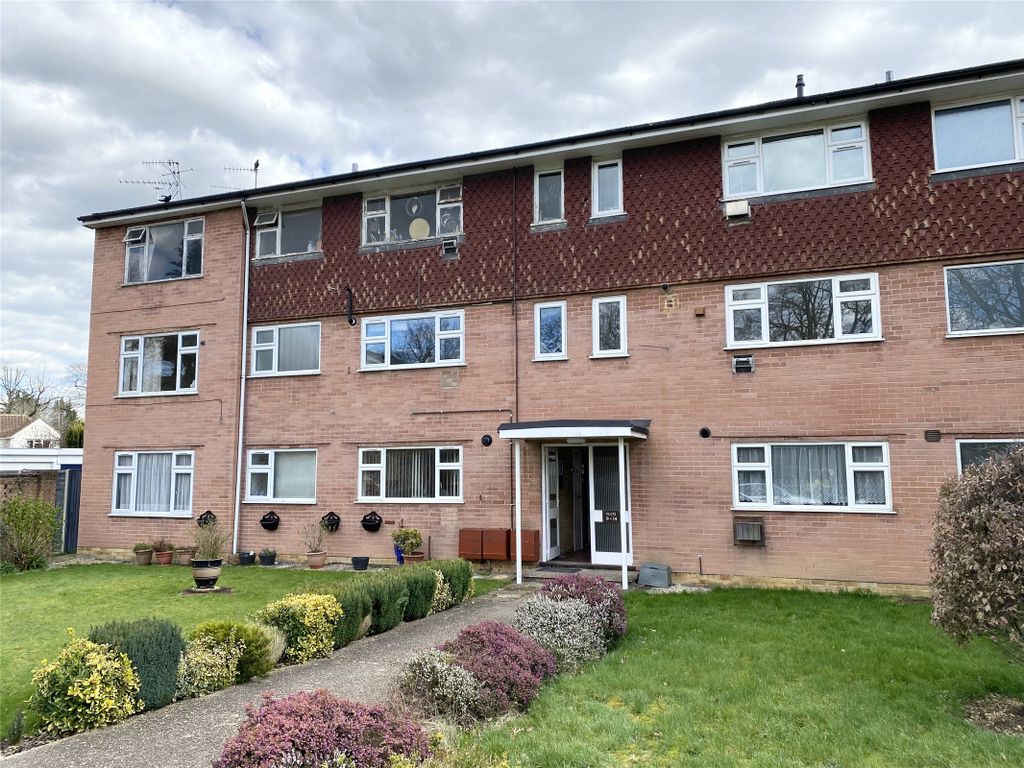 2 bed flat to rent in Le May Close, Horley, Surrey RH6 Zoopla