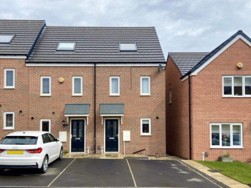 3 bed semidetached house for sale in Saunton Gardens, The Fairways