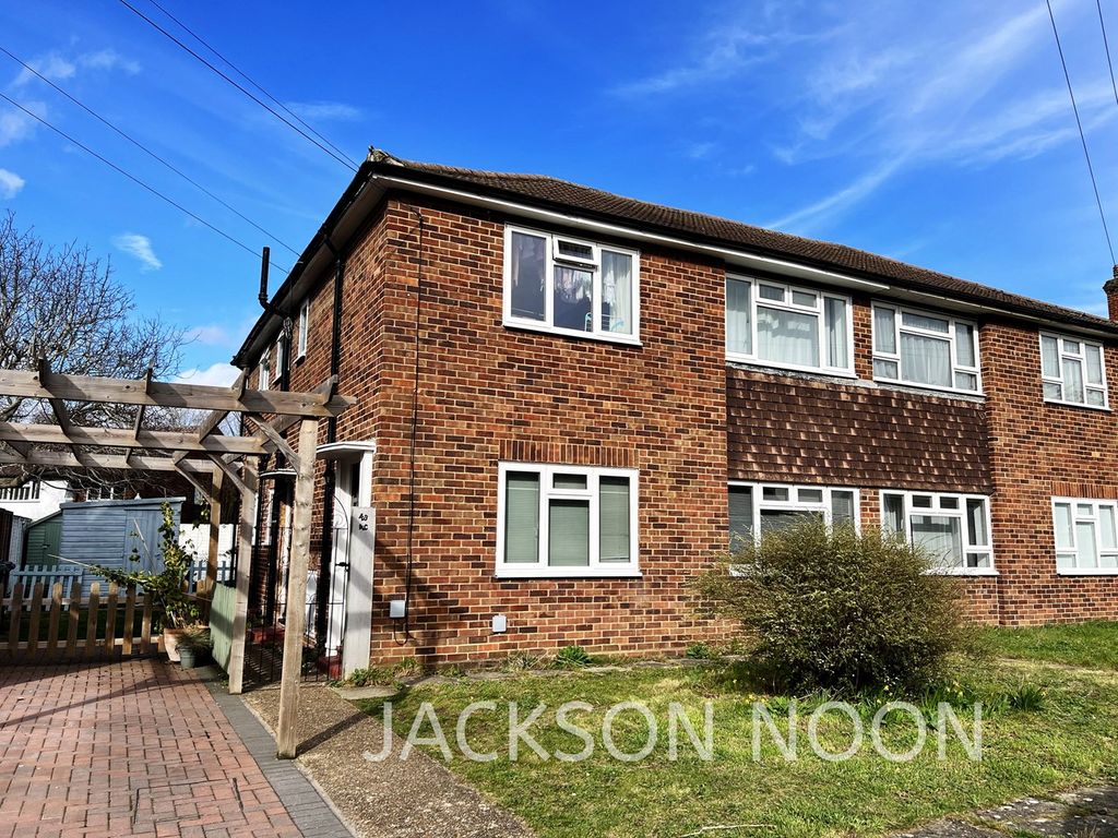 2 bed to rent in Ladbroke Road, Epsom KT18, £1,600 pcm Zoopla