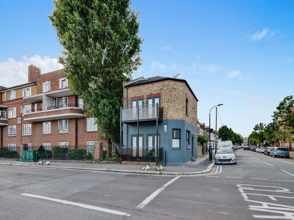 4 bed detached house for sale in Breer Street, Fulham SW6, £1,250,000