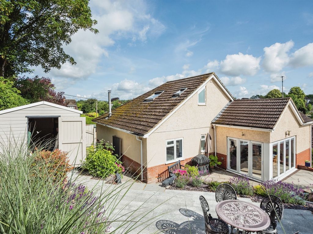 3 bed detached bungalow for sale in Gomeldon Road, Porton, Salisbury