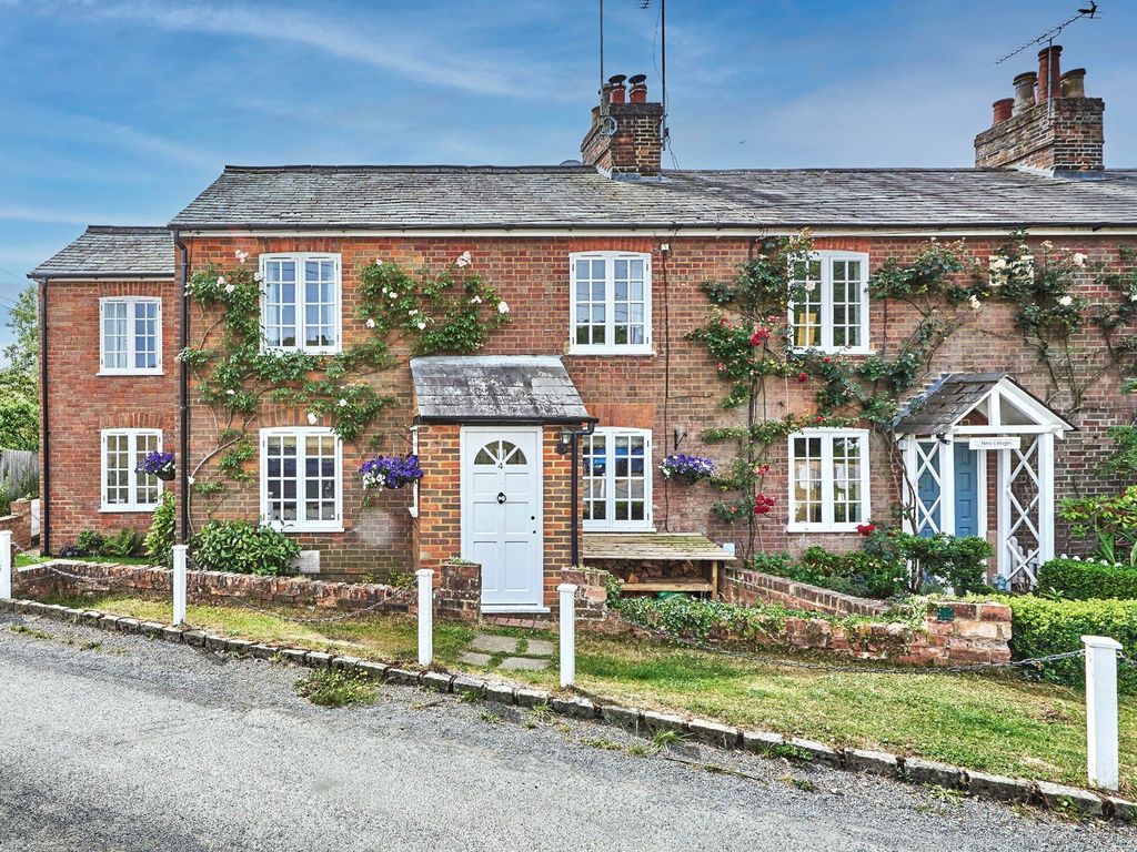 3 bed end terrace house for sale in Moss Cottages, Lower Gustard Wood