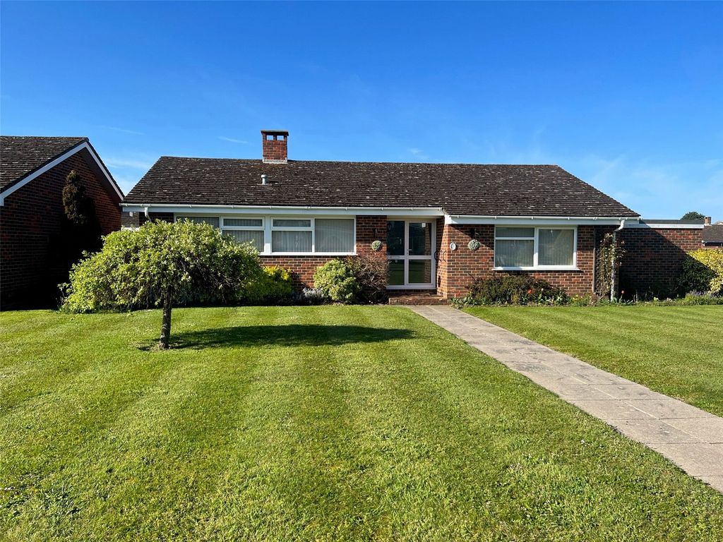 2 bed bungalow for sale in Dacres Walk, Milford On Sea, Lymington, Hampshire SO41, £675,000 Zoopla