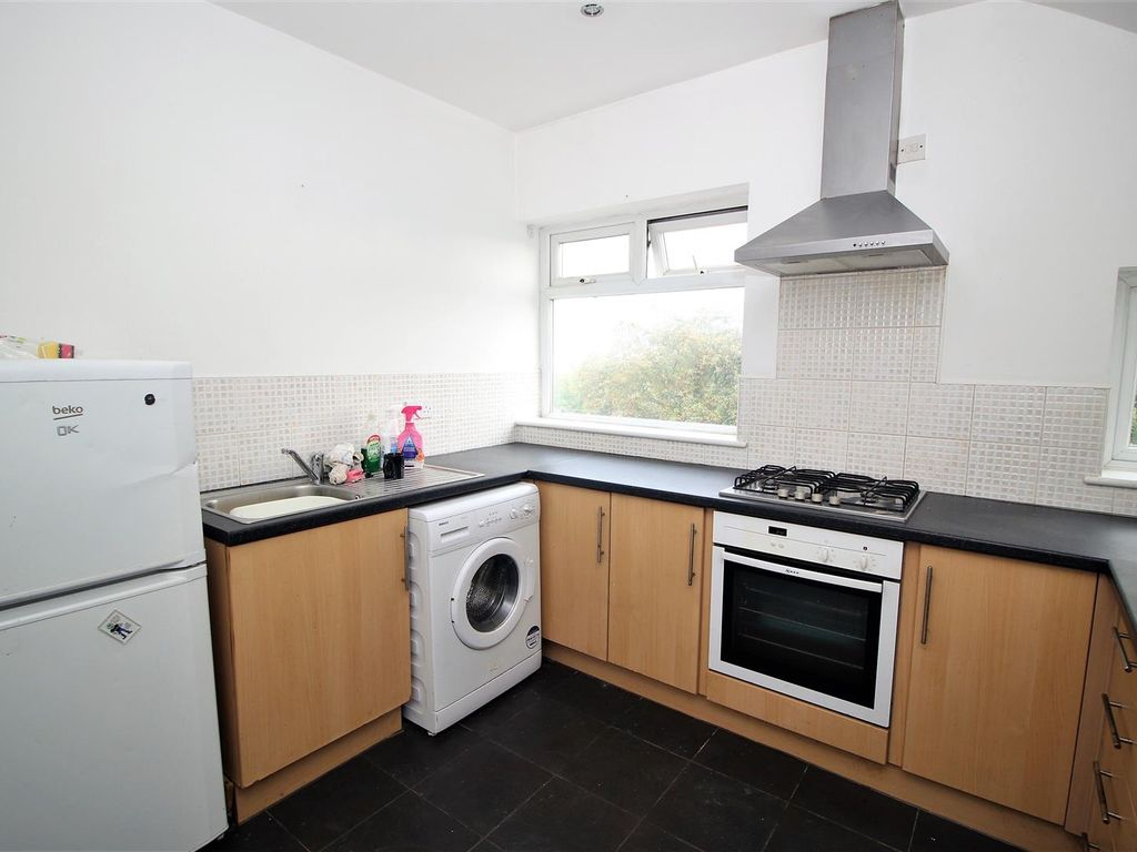 2 bed flat to rent in Tunstall Avenue, Byker, Newcastle Upon Tyne NE6