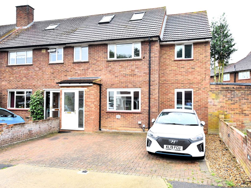 6 bed end terrace house for sale in Viola Avenue, Feltham, Middlesex
