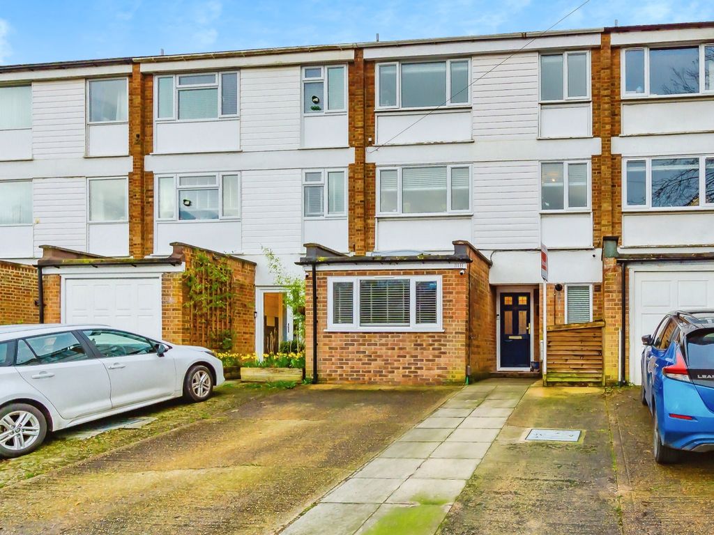 5 bed terraced house for sale in Sunningvale Avenue, Biggin Hill