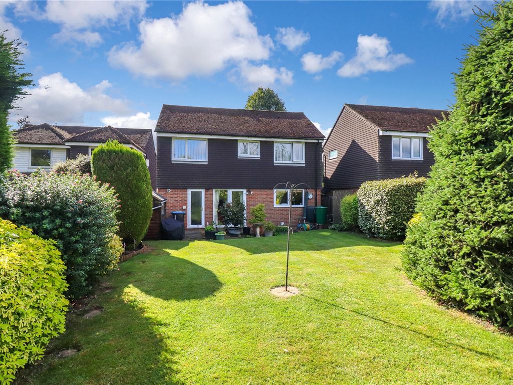 4 bed detached house for sale in Tylers Close, Kings Langley WD4, £700,000 Zoopla