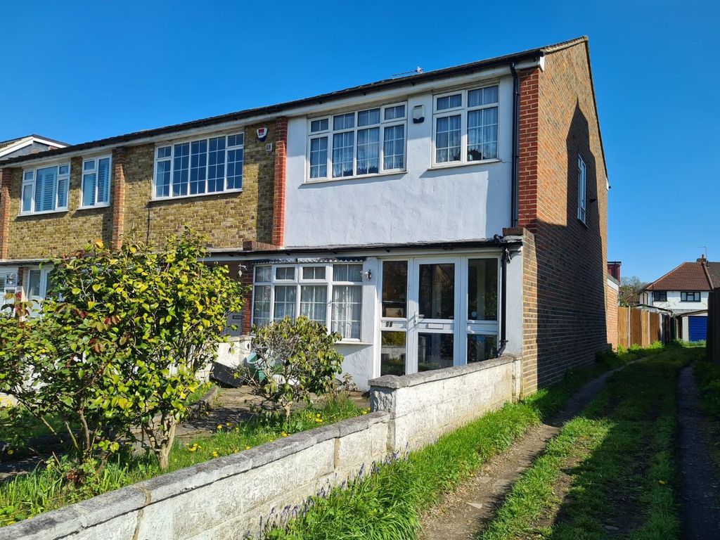 3 bed end terrace house for sale in Nightingale Road, Carshalton SM5