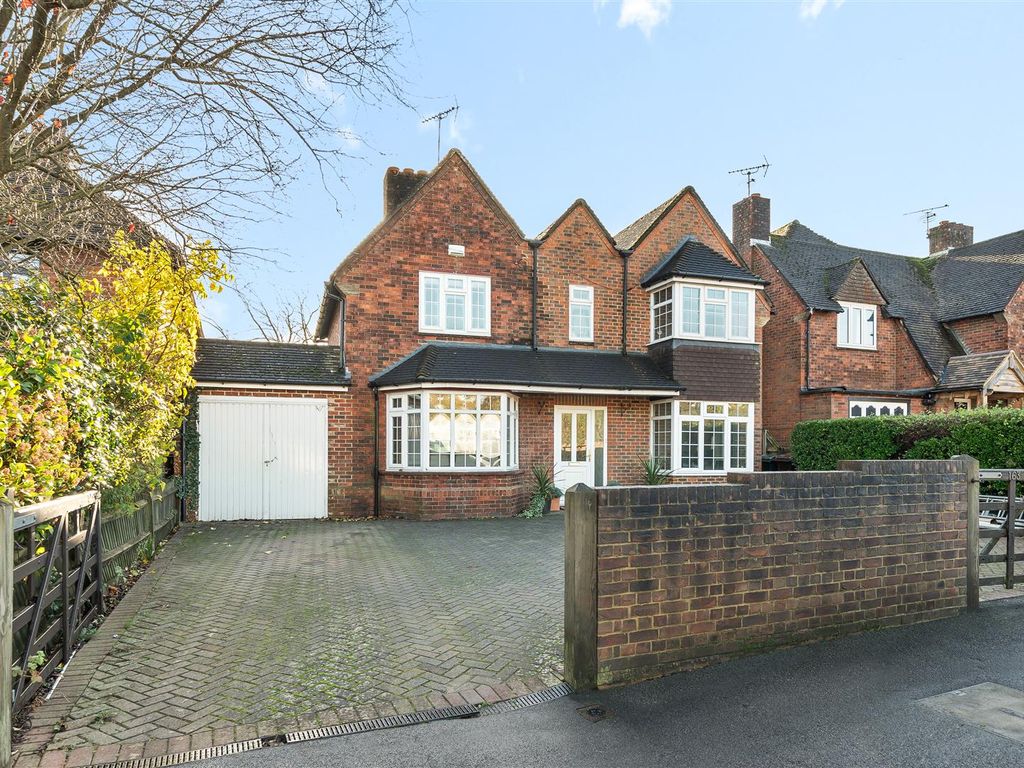5 bed detached house for sale in Canterbury Road, Kennington, Ashford