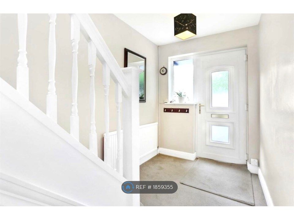 3 bed semidetached house to rent in Chipstead Way, Banstead SM7, £