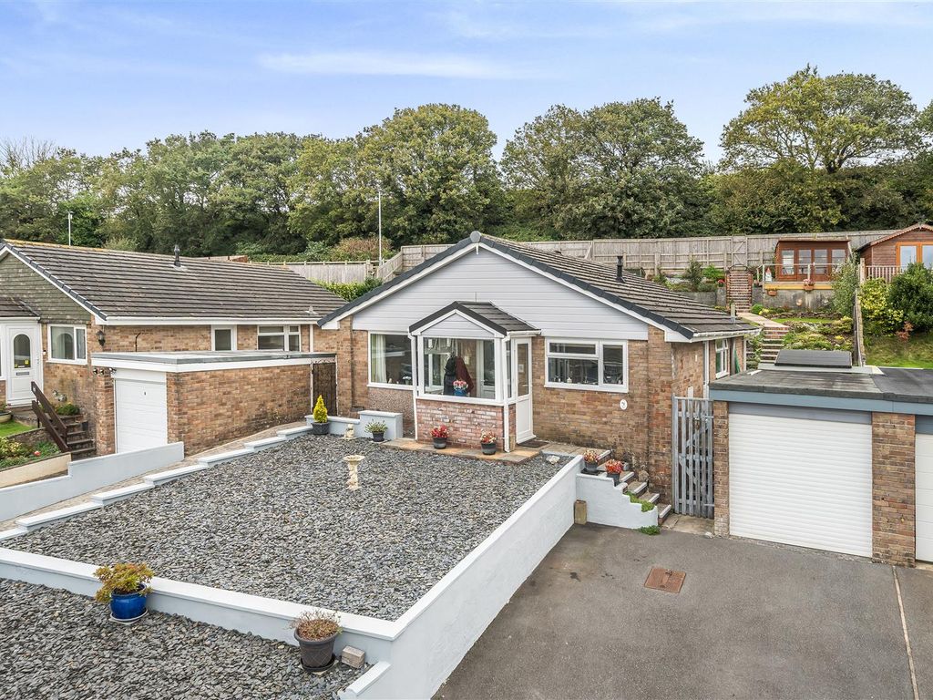 3 bed detached bungalow for sale in Henlake Close, Ivybridge PL21, £