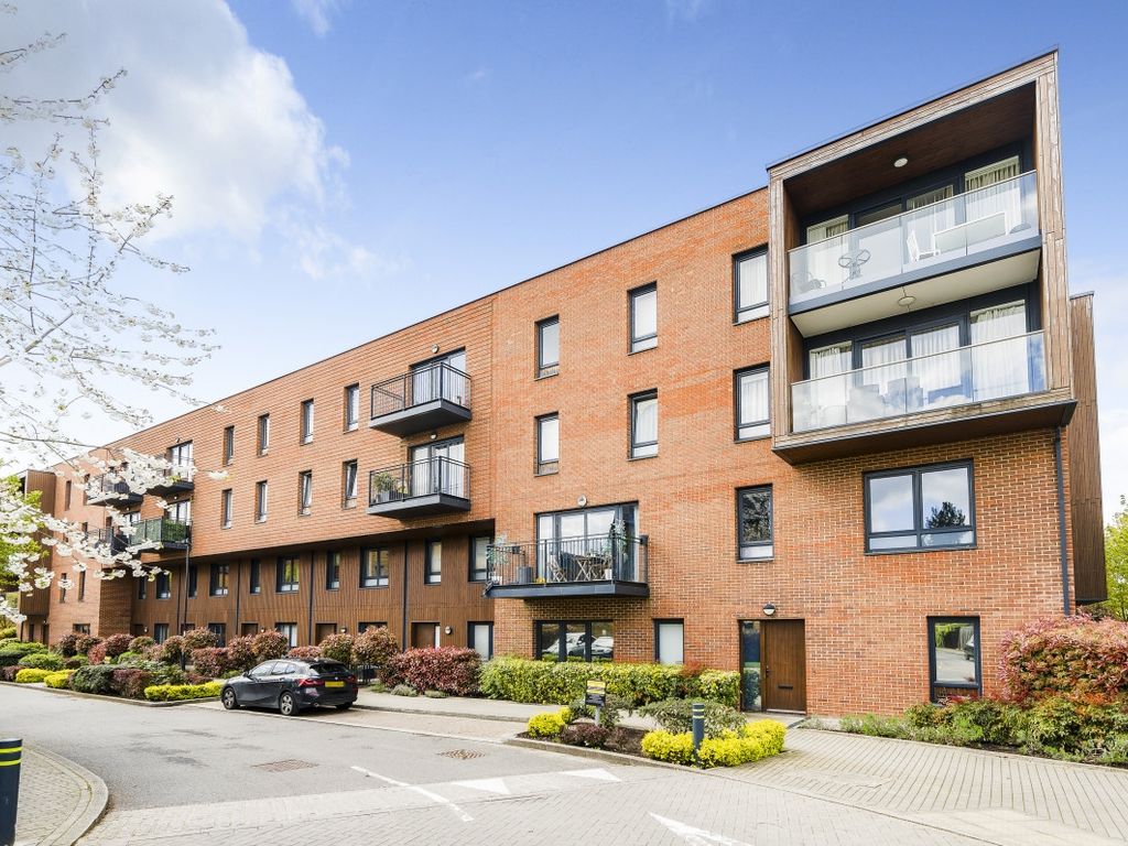 3 bed flat for sale in Dowding Drive, London SE9 Zoopla