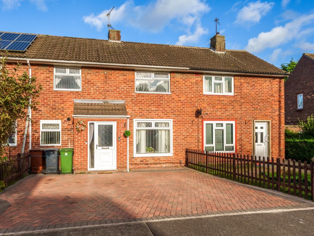 3 bed terraced house for sale in Stapleford Avenue, Lincoln LN2, £