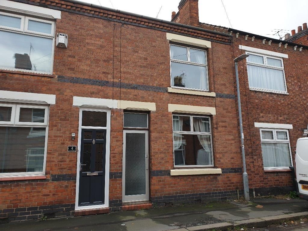 3 bed terraced house to rent in Glover Street, Crewe, Cheshire CW1, £