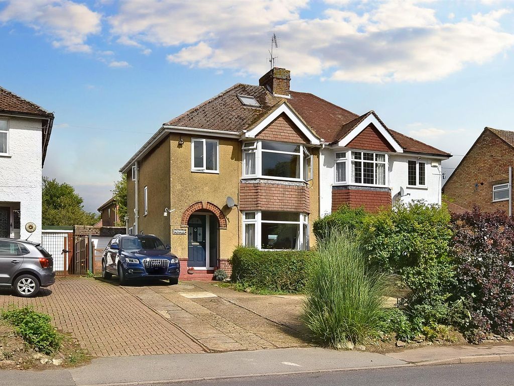 3 bed semidetached house for sale in Tonbridge Road, Teston, Maidstone