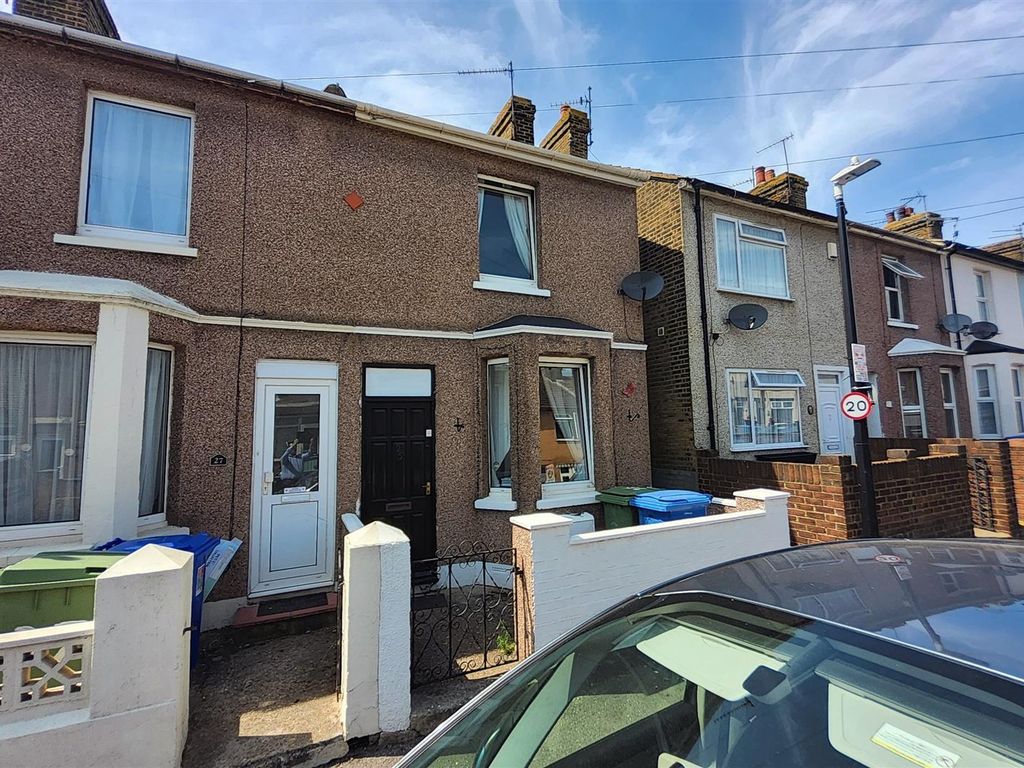 3 bed property to rent in Harold Street, Queenborough ME11 Zoopla