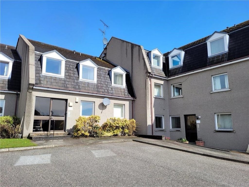 2 bed flat to rent in Matthew Park, Gilbert Road, Bucksburn, Aberdeen