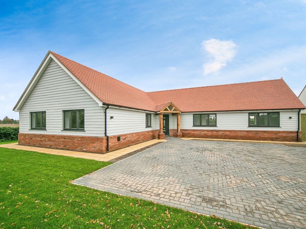 4 bed detached bungalow for sale in Lavenham Road, Great Waldingfield
