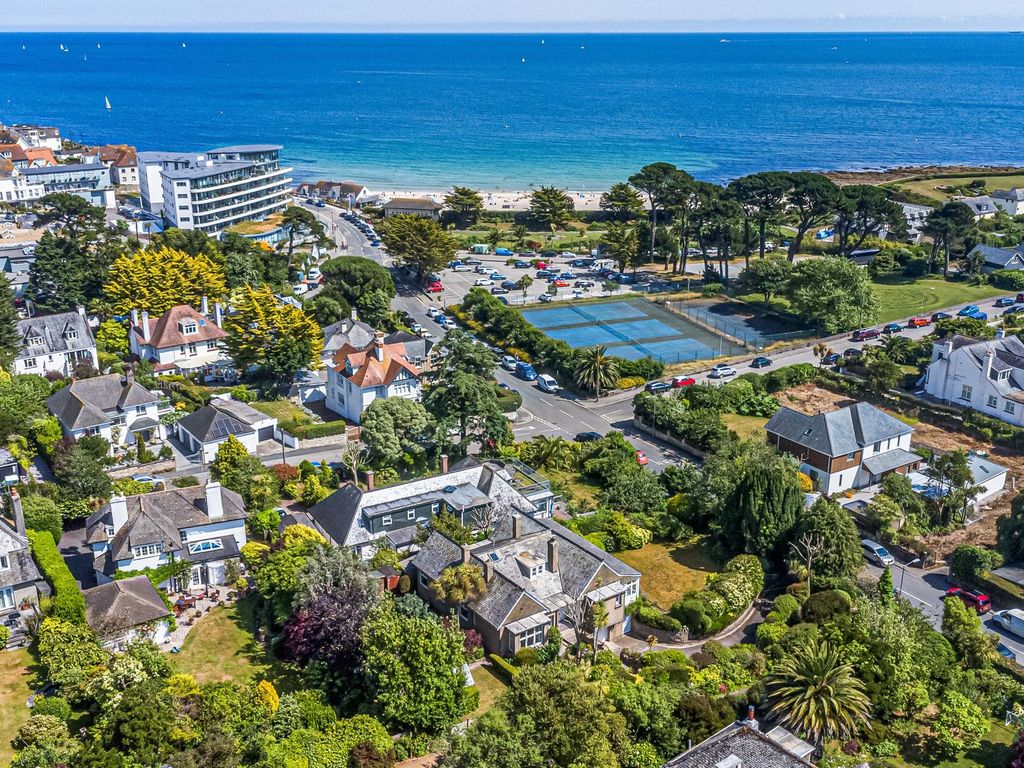 2 bed flat for sale in Cliff Road, Falmouth TR11 Zoopla