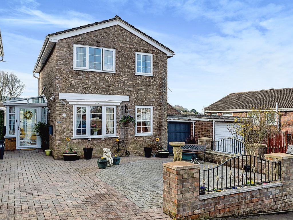 3 bed detached house for sale in Larch Close, Cimla SA11 Zoopla