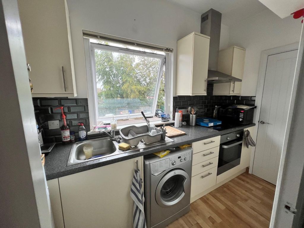 1 bed property to rent in Brewery Lane, Byfleet, West Byfleet KT14, £