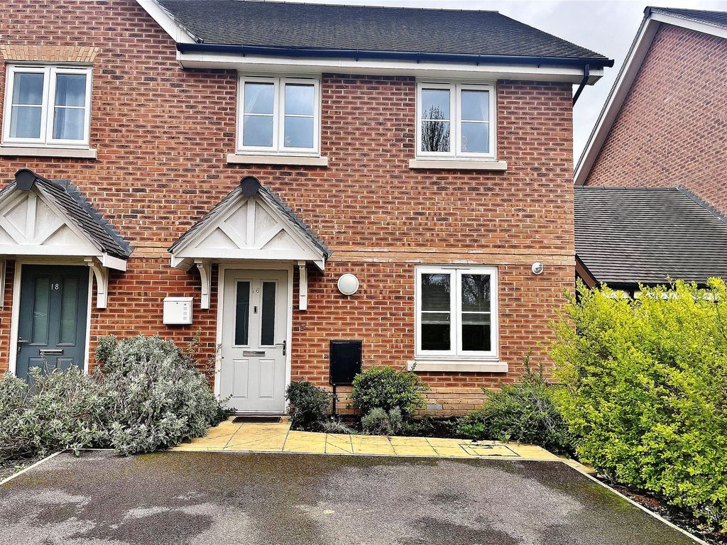 3 bed terraced house for sale in West End, Woking, Surrey GU24, £