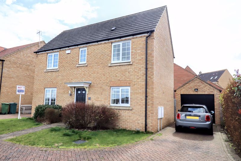 4 bed detached house for sale in Lansbury Road, Newton Leys, Milton