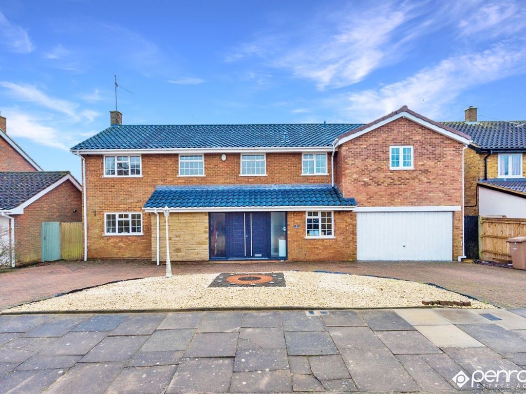 6 bed detached house for sale in Old Bedford Road Area, Luton