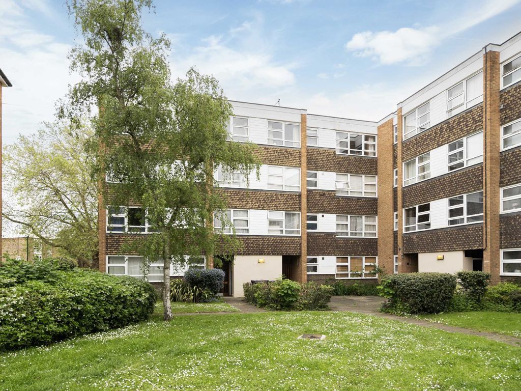 2 bed flat for sale in Sutherland Grove, Teddington TW11 Zoopla